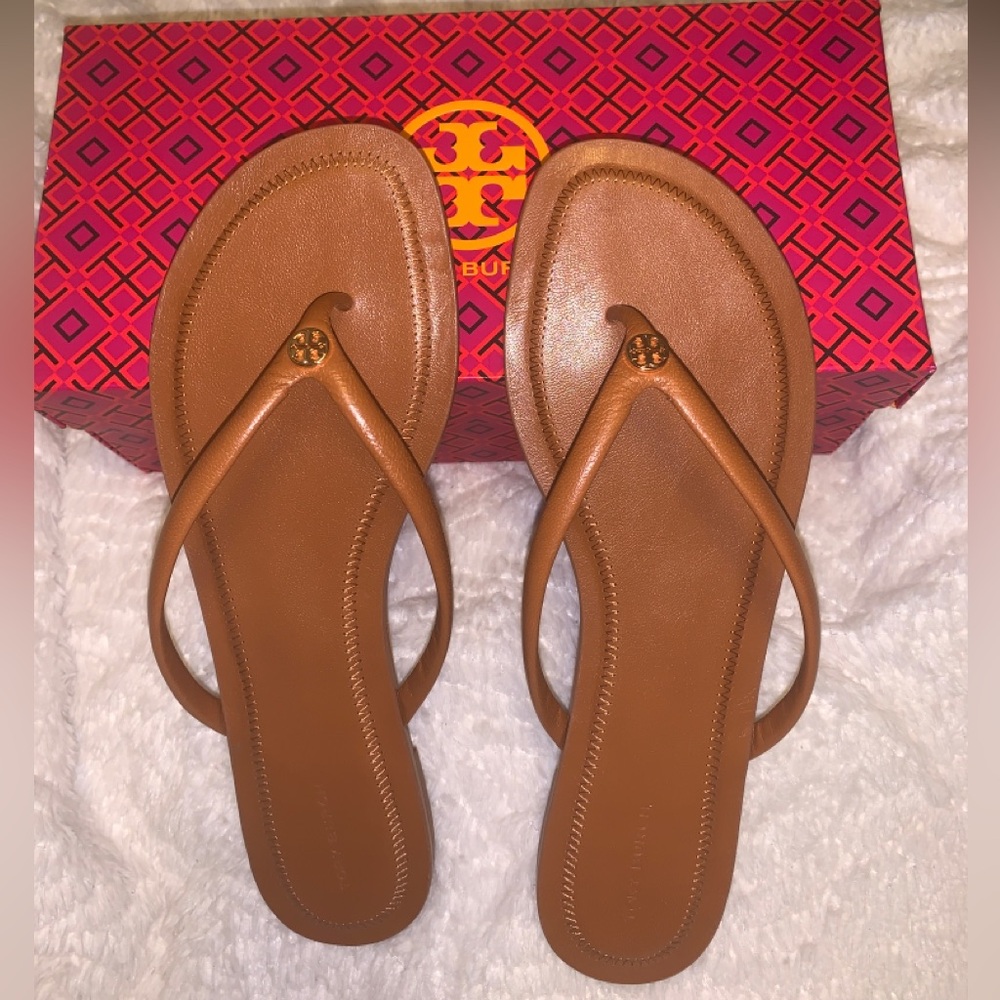 TORY BURCH CHELSEA LEATHER FLIP-FLOPS